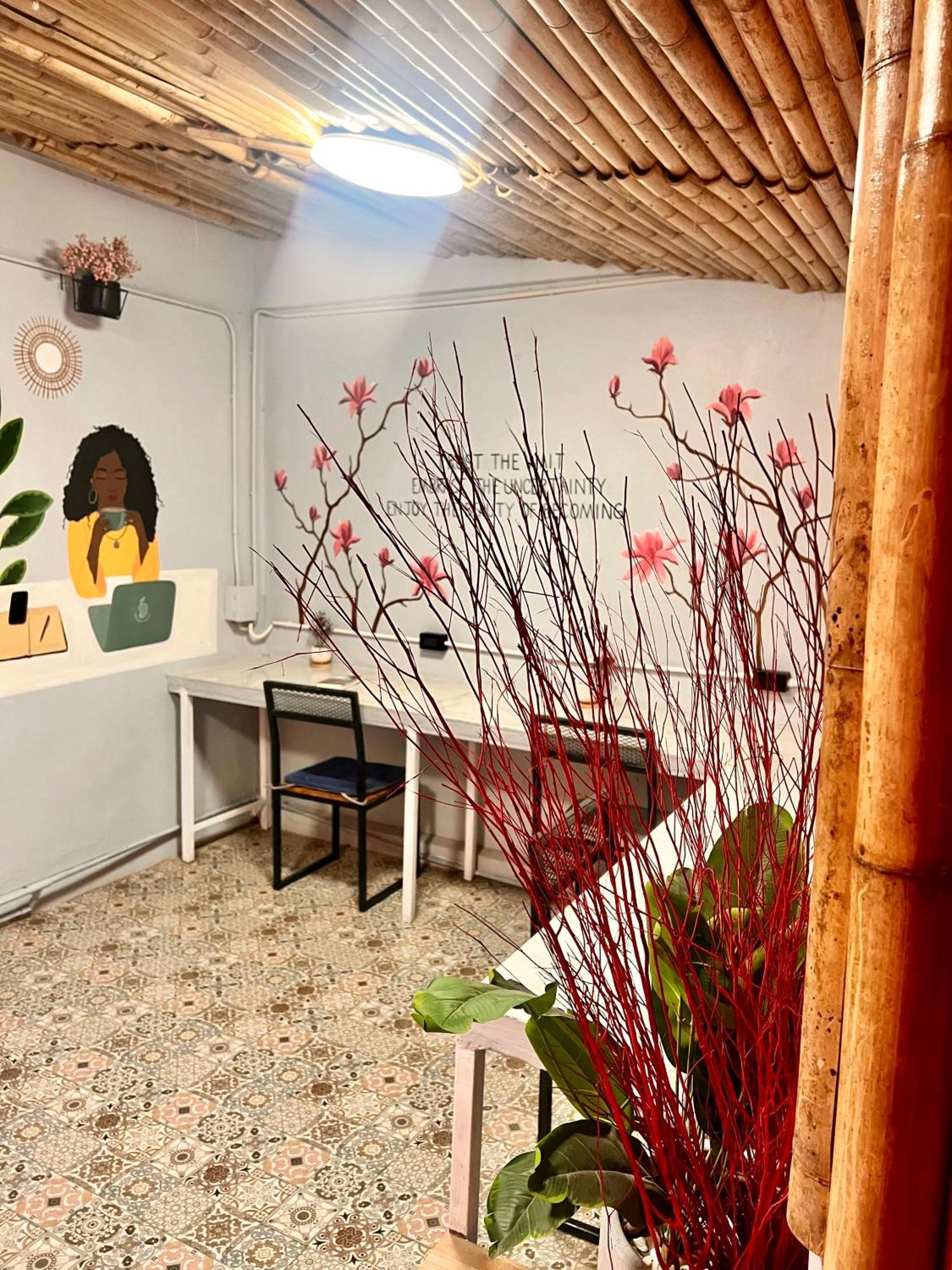 Arena Boutique Hotel Female Only 通萨拉 外观 照片